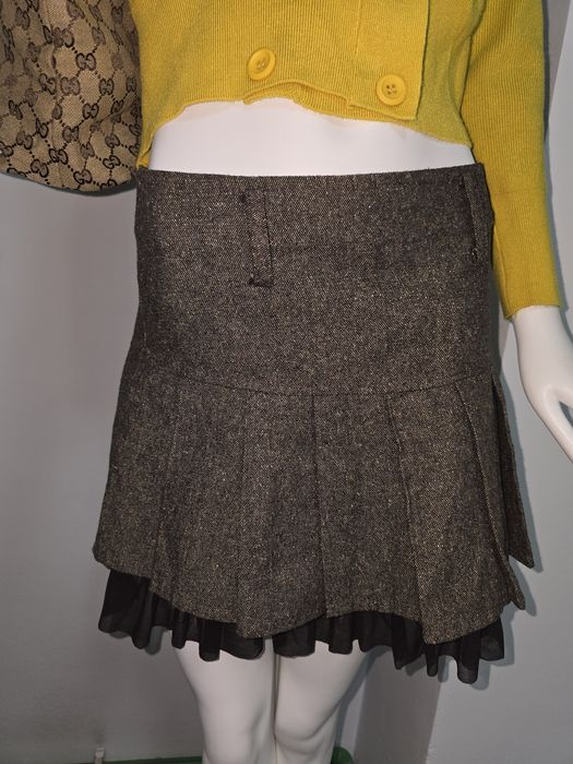 Fusta lana cu fir auriu