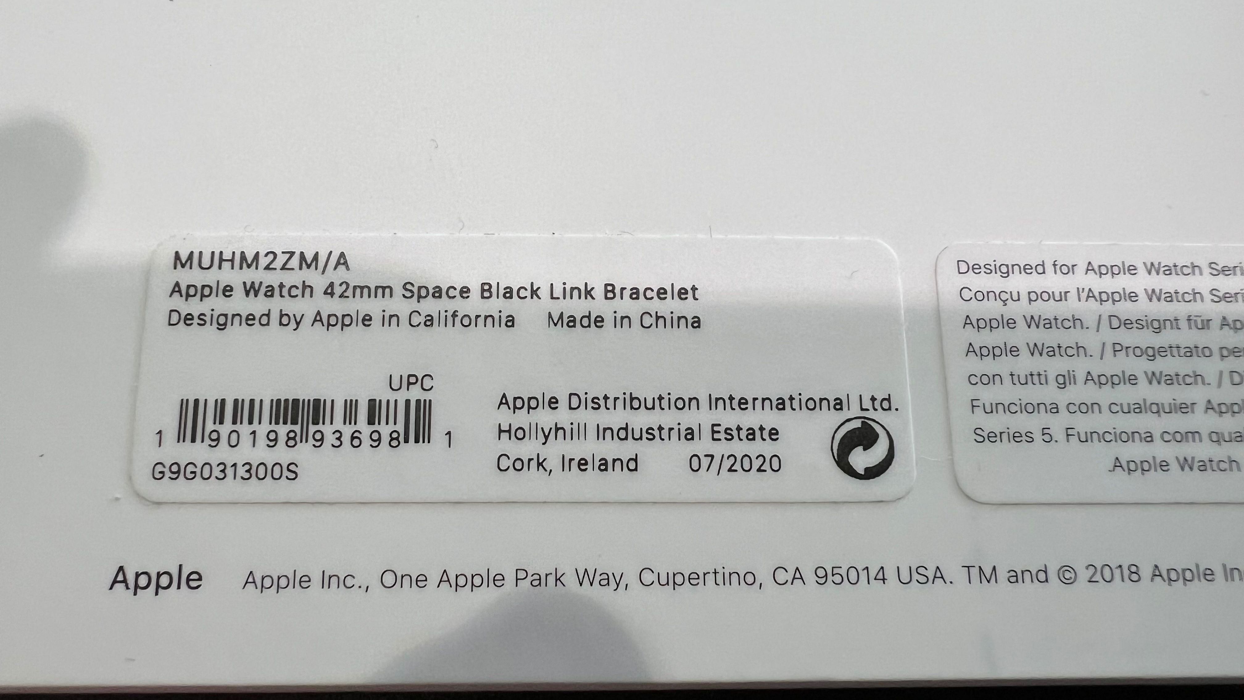 Продавам каишка - Apple space black stainless steel link bracelet