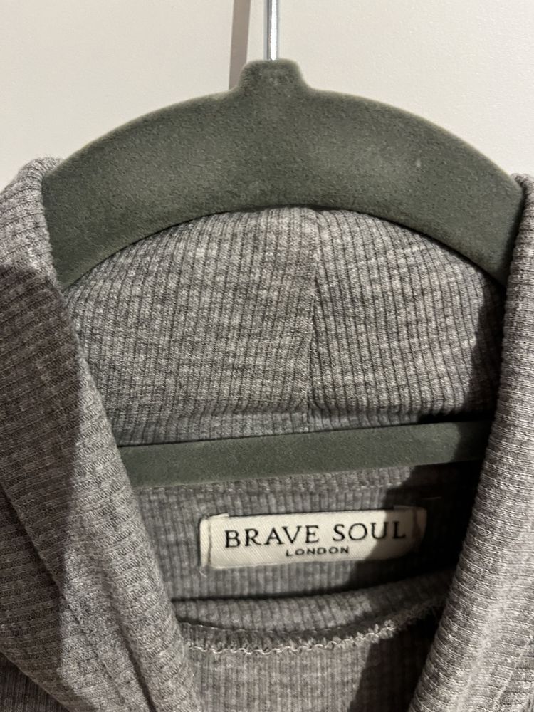 Bluza tip helanca maleta XS Brave Soul purtata o data