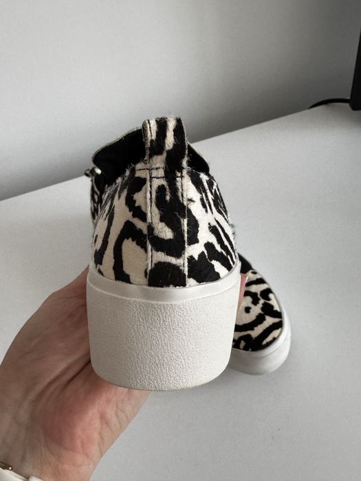 Pantofi Calvin Klein tip slip on marime 38 piele ponei