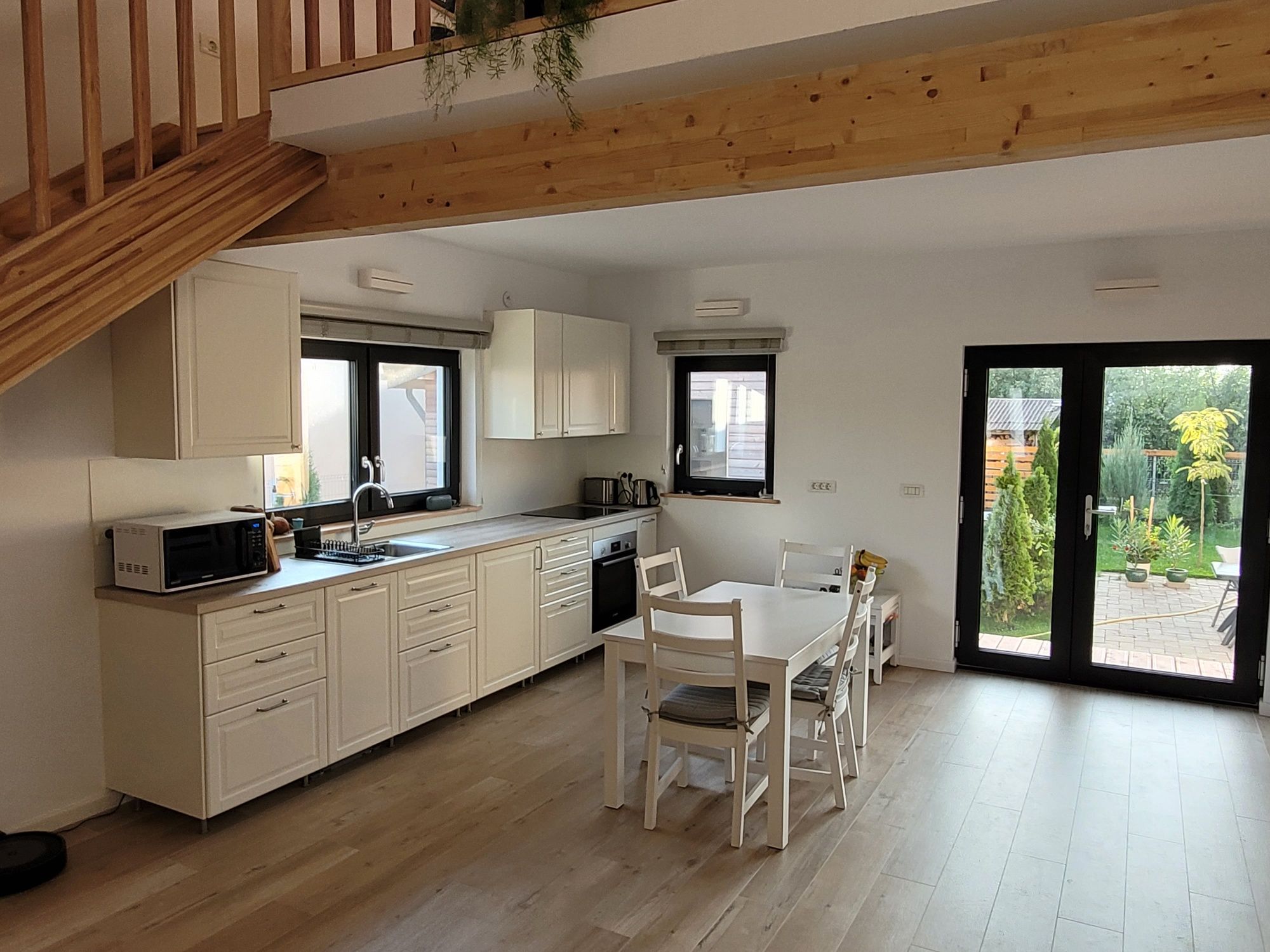 Casa si garaj Tocile, Sadu, de inchiriat.