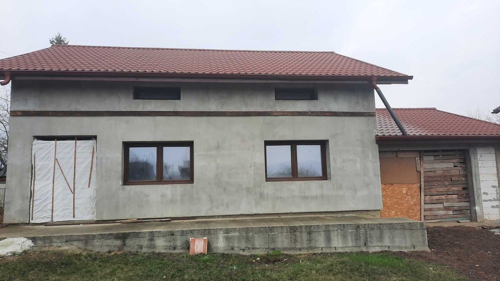 Casă cu mansardă zona electrocontact Botoşani