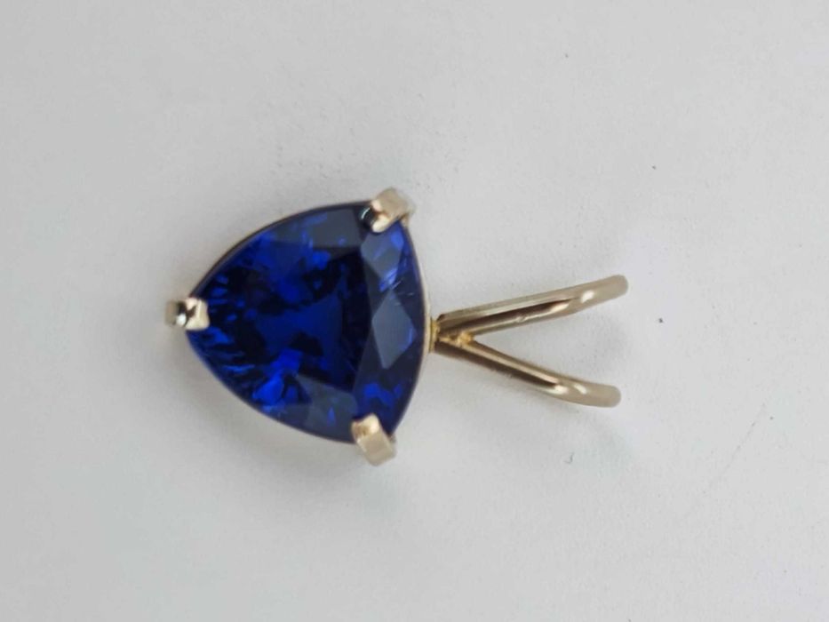 Pandativ 14k cu safir sinteza aprox 3,5ct