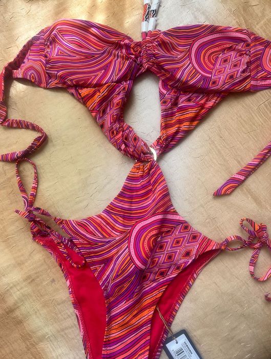 НОВ Цял изрязан бански Yamamay