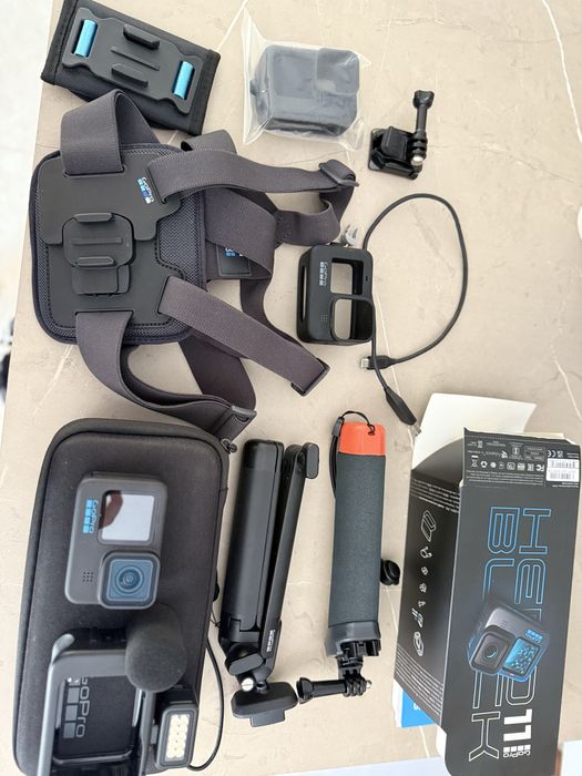 Продавам Екшън камер GoPro HERO11 Black Creator Edition