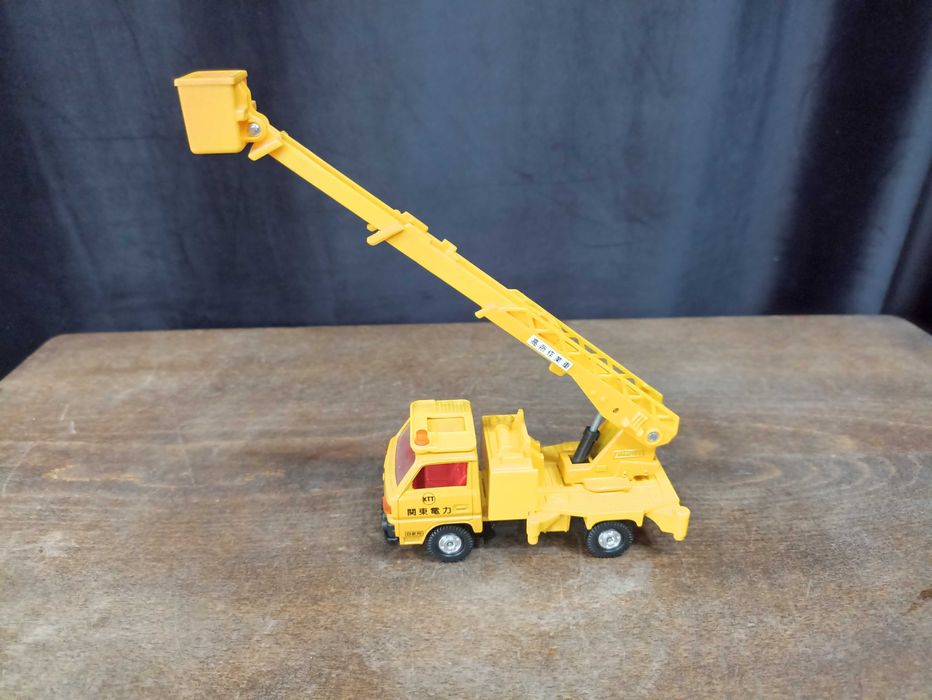 Macheta Tomica Dandy 1:43, Mitsubishi Canter