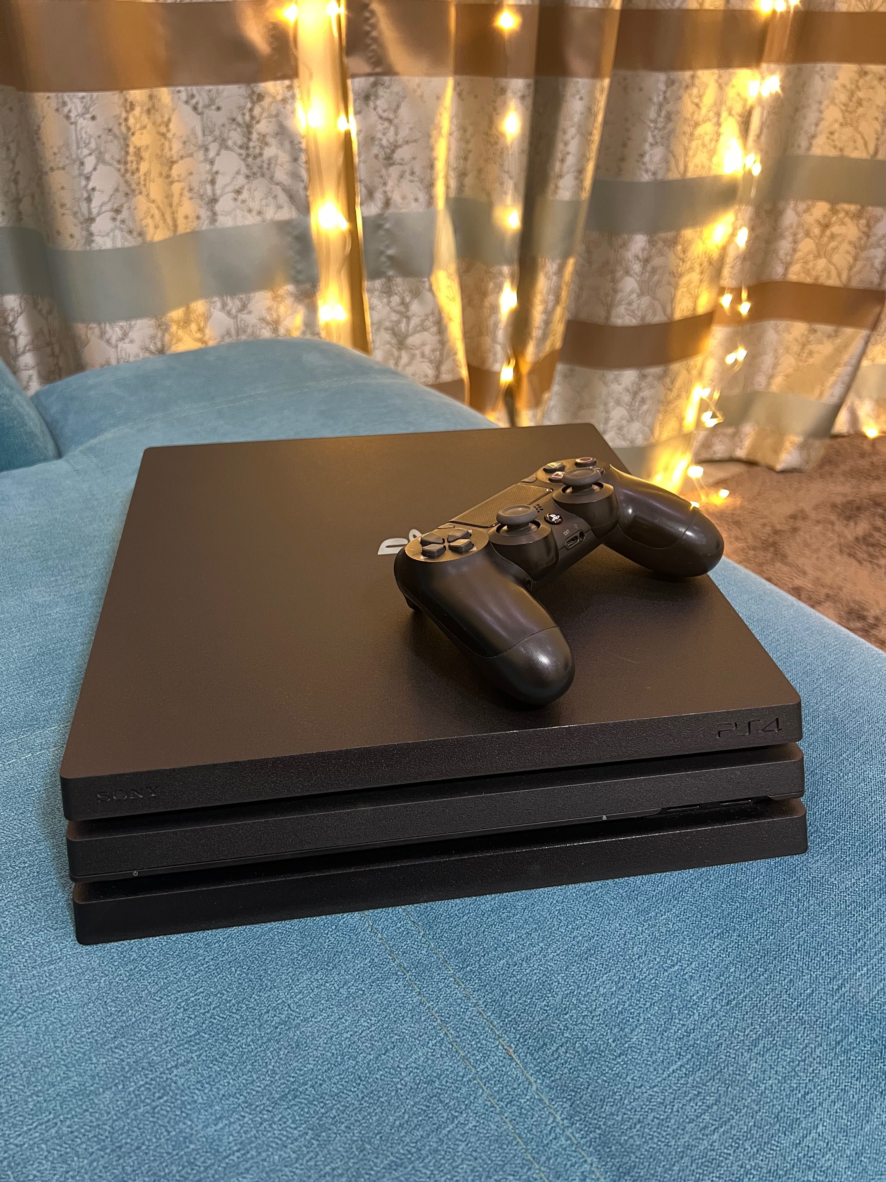 Playstation 4 Pro 1TB в комплекте и отличном состоянии. PS4 Pro 1TB.