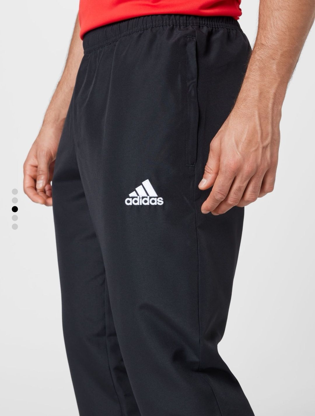 Vând pantaloni adidas