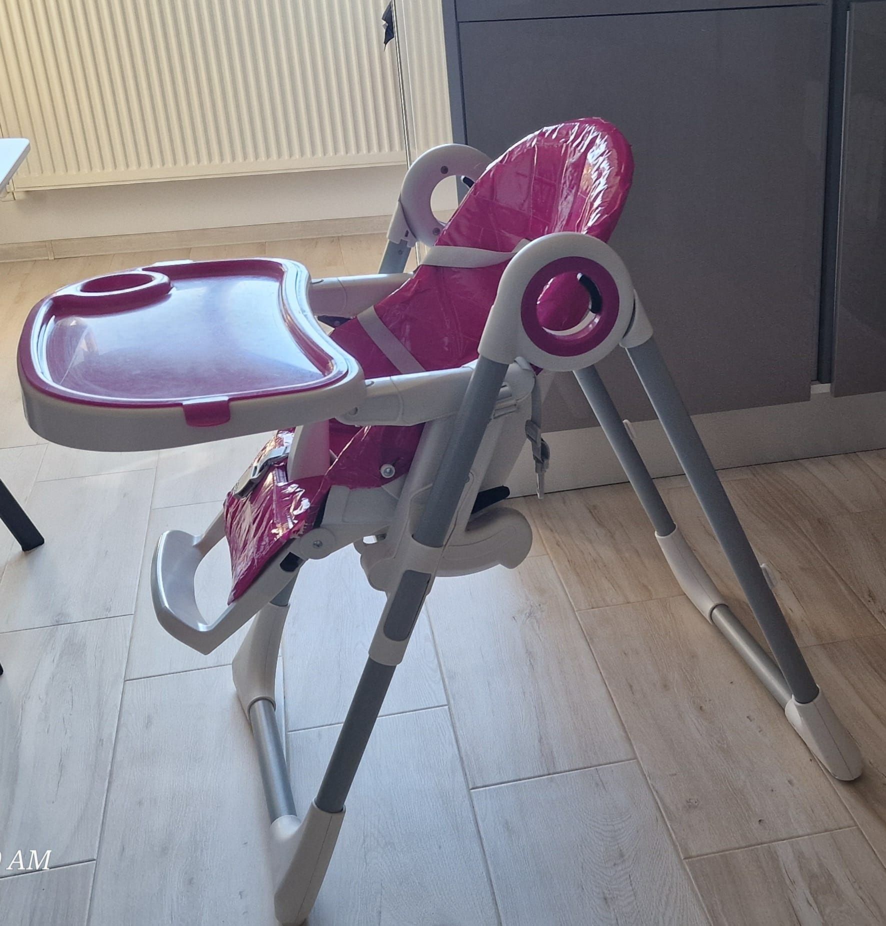 Vând Pătuț 3în1 [bebelusi/Pat Junior/Sofa chic]și scaun de servit masa