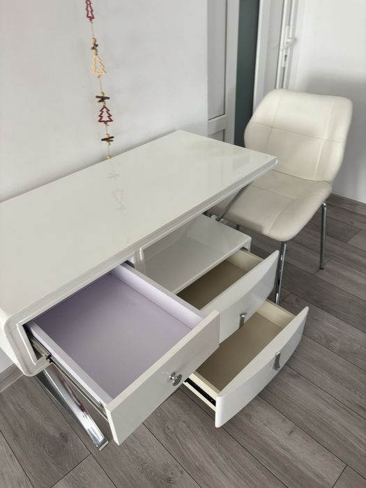 Set Masa de machiaj/Birou, noptiera si scaun