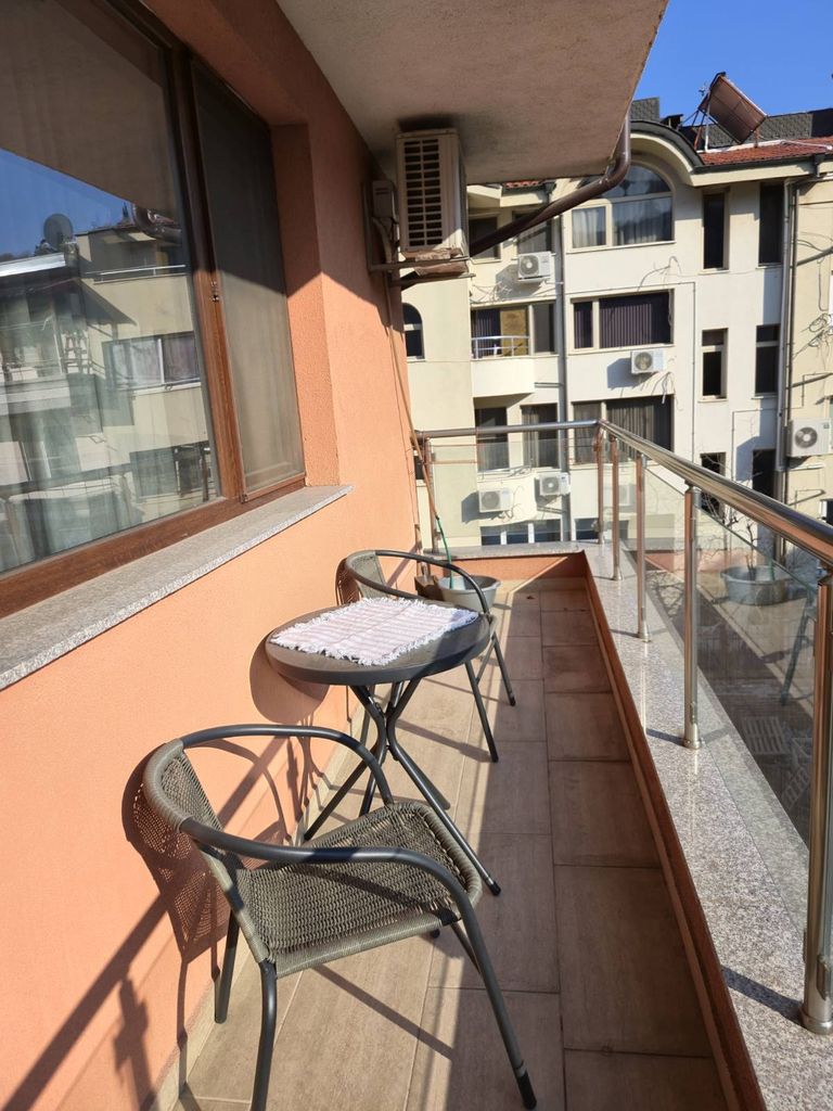 Дава се под наем Тристаен апартамент в Асеновград - 97 кв.м за 357 € - Снимка #9