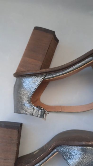 Pantofi noi gri metalizat Zara