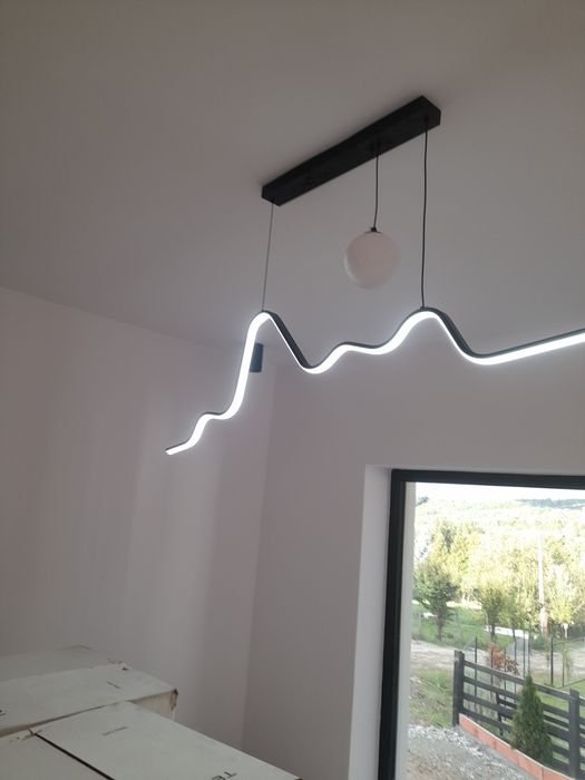 Electrician autorizat execut instalații electrice