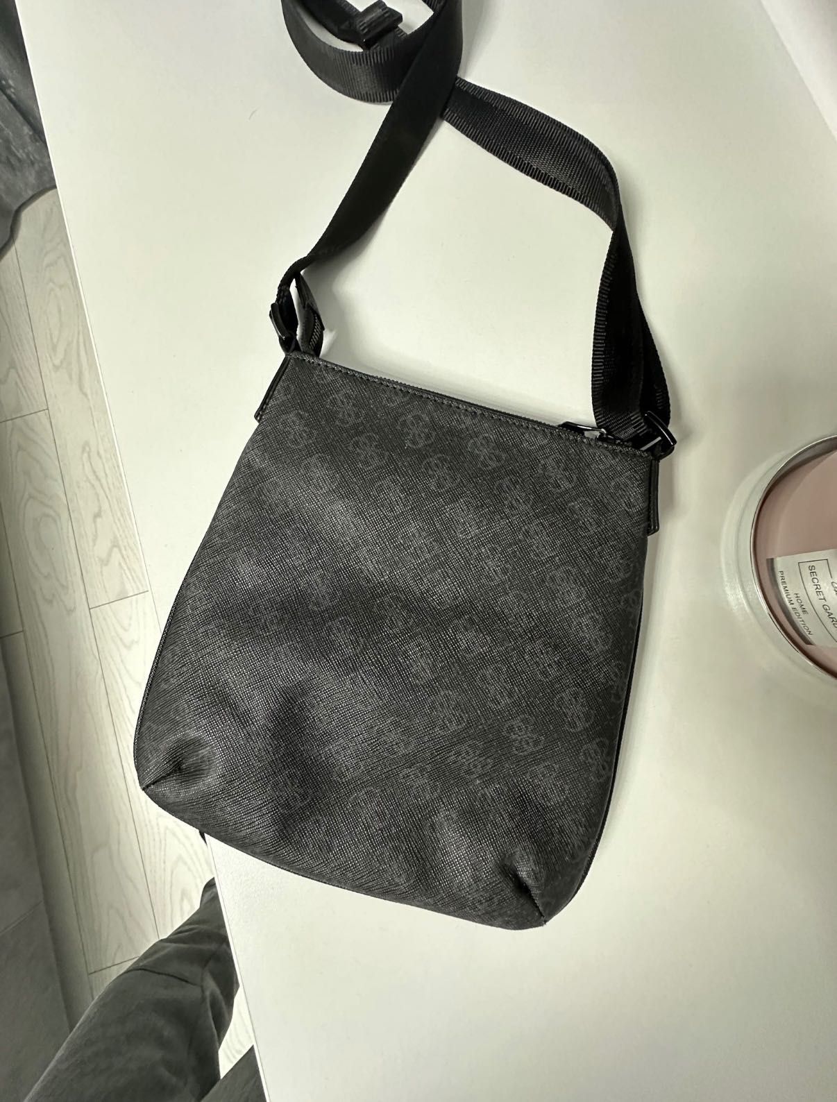 Geanta/Borseta Guess