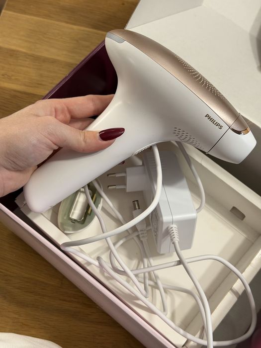 Фотоепилатор Philips Lumea SC1997