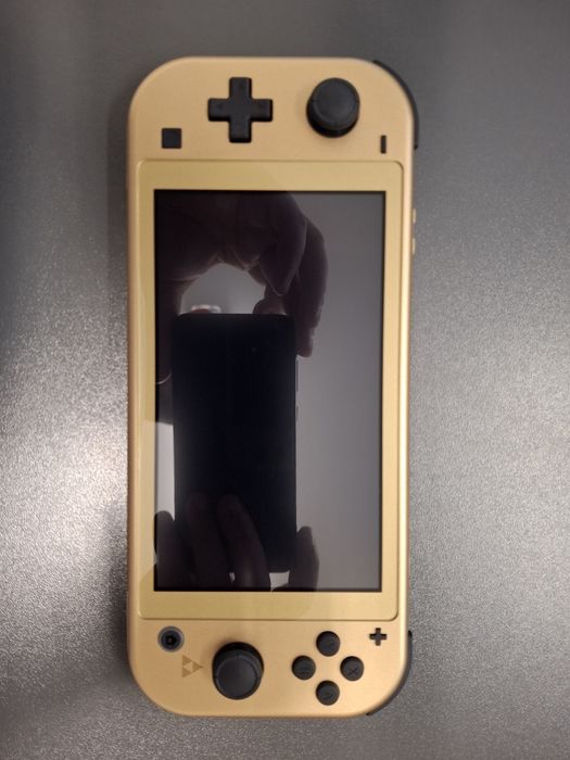 Nintendo Switch Lite Hyrule Edition