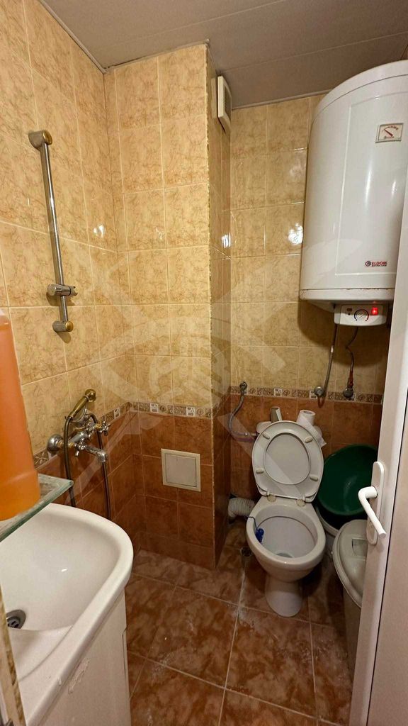 Дава се под наем Двустаен апартамент в Варна, Аспарухово - 40 кв.м за 225 € - Снимка #5
