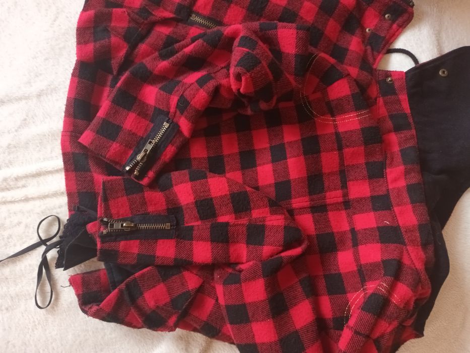 Поодам комплект на девушку