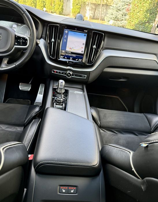 Volvo XC60 R Design T8 AWD ! P.J Garantie 12 Luni !