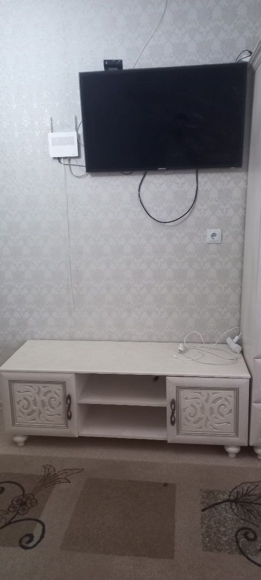 Продается трюмо, шкаф, новое