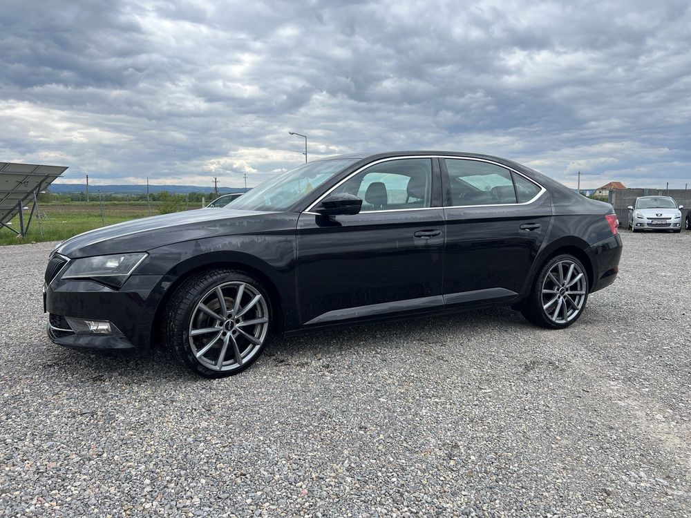 Skoda Superb 2.0 TDI , MANUAL