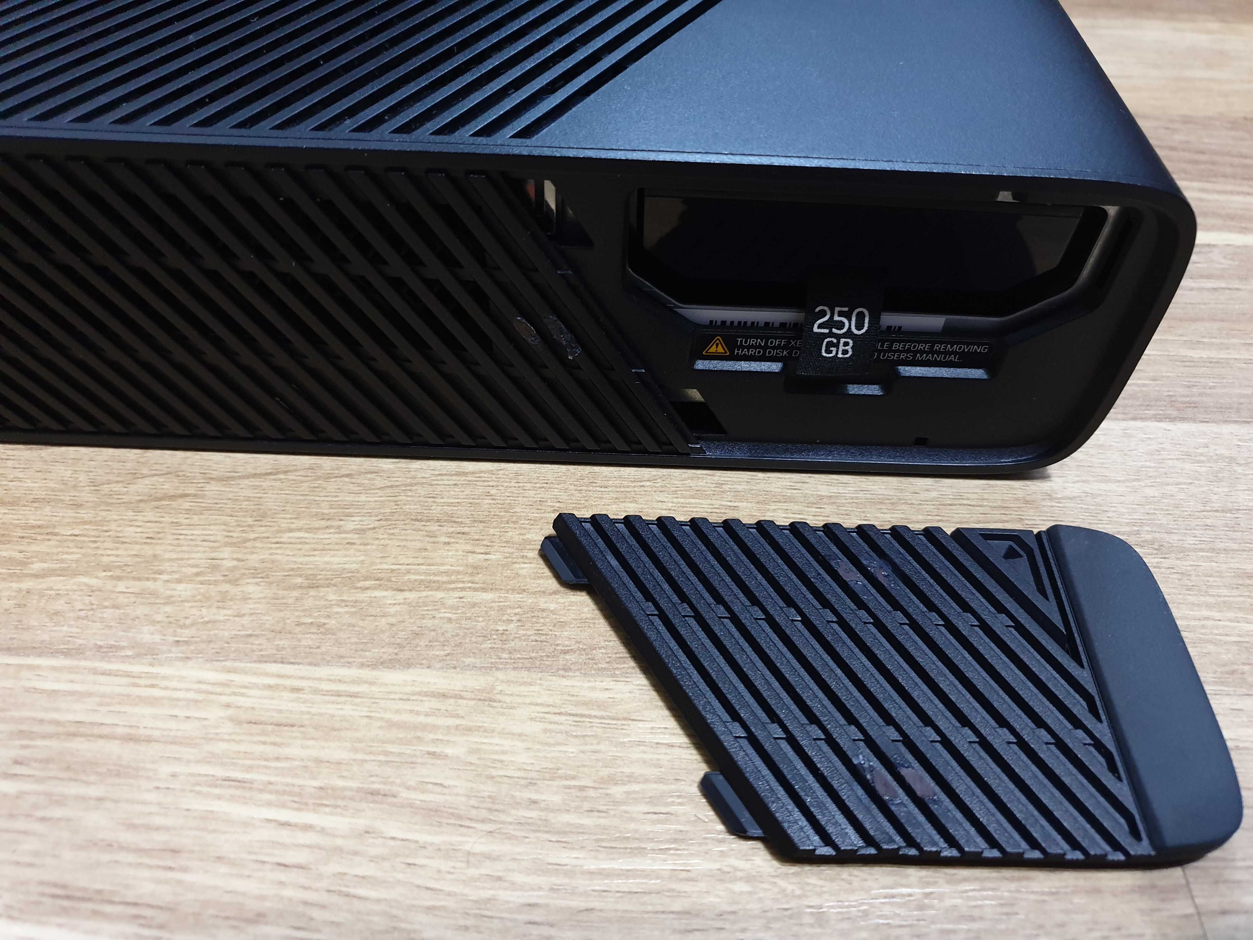 XBOX 360 E 250 GB