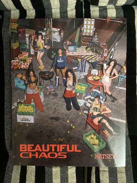 KATSEYE – Beautiful Chaos | албум + стикери | чисто нов