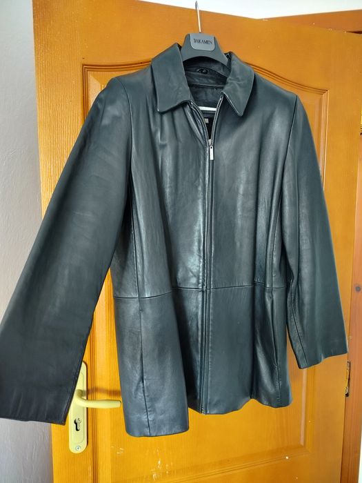 Черно кожено яке