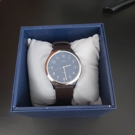 Продам наручные часы Timex TW2T72000