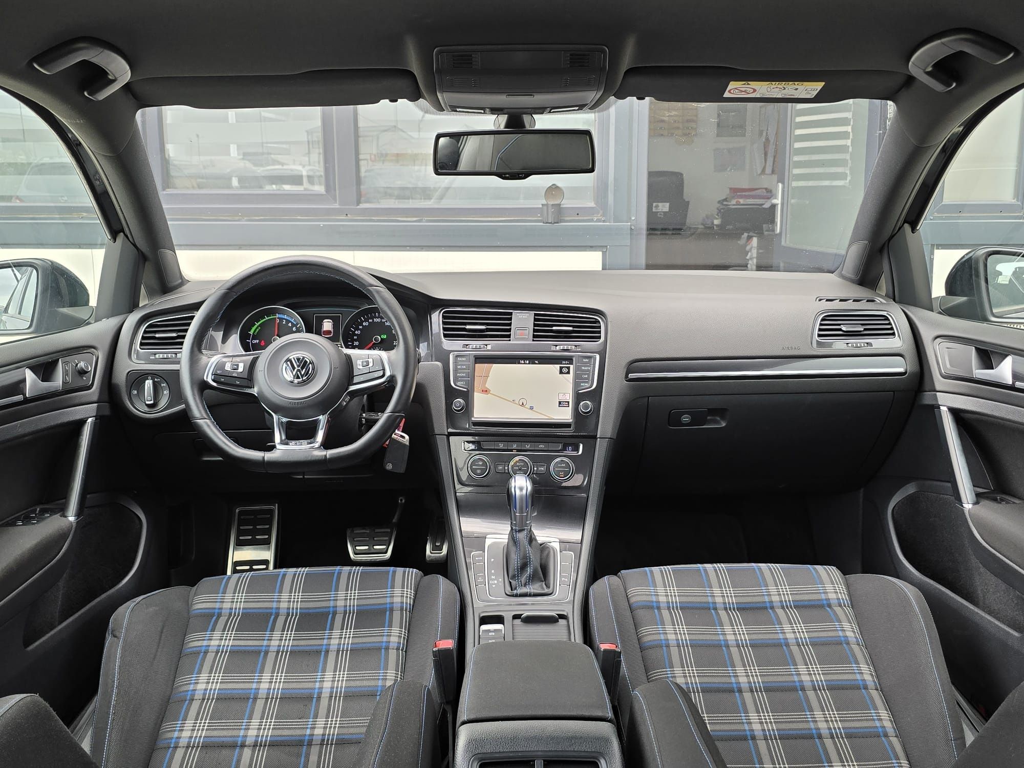 Vw golf 7 GTE automat  bi-xenon navigatie