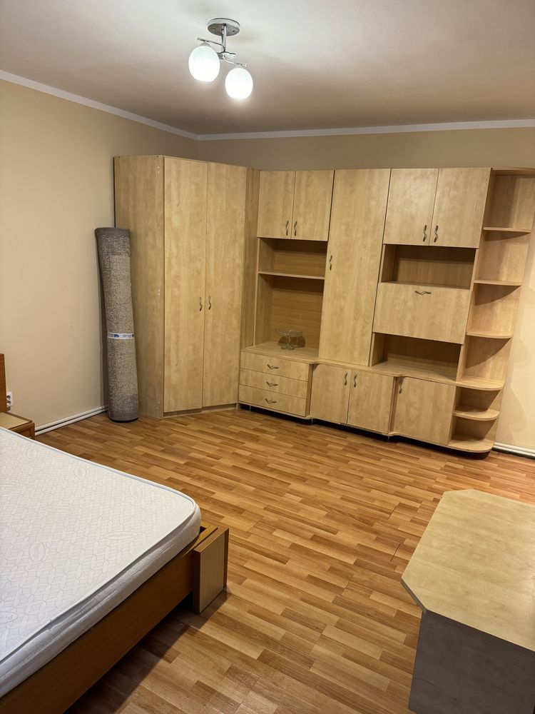 Proprietar vand apartament o