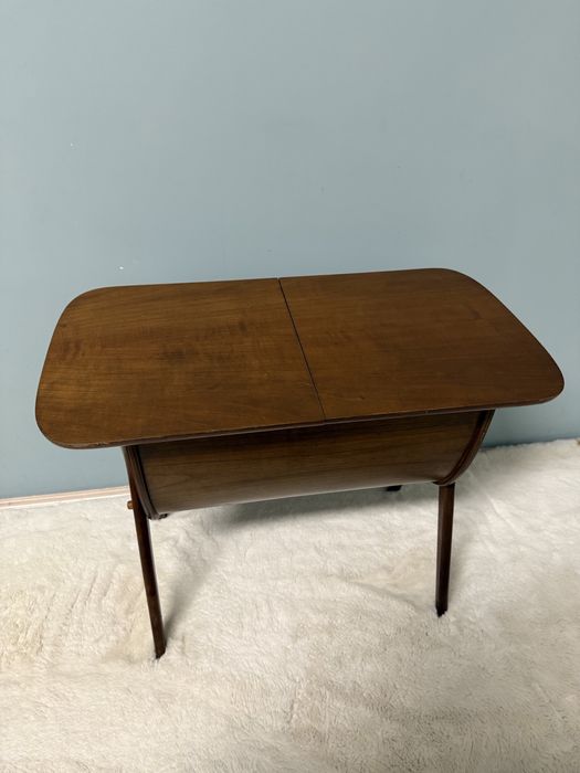 Помощна маса / 50-те