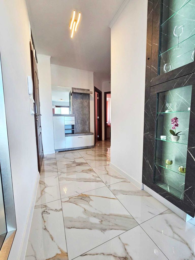 Продава се Тристаен апартамент в Балчик - 92 кв.м за 2120 €/кв.м - Снимка #6