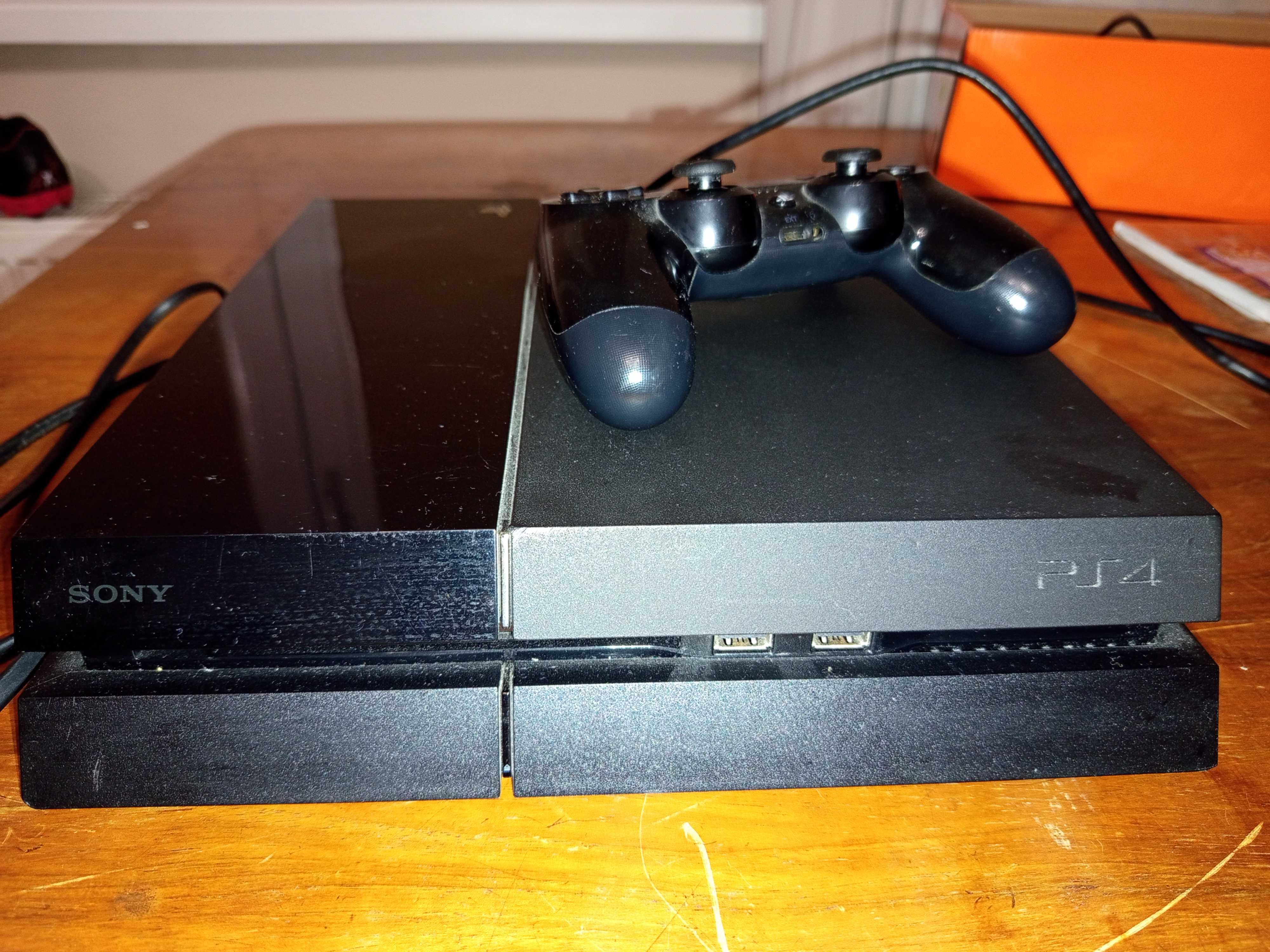Playstation 4 Slim + оригинален PS4 джойстик