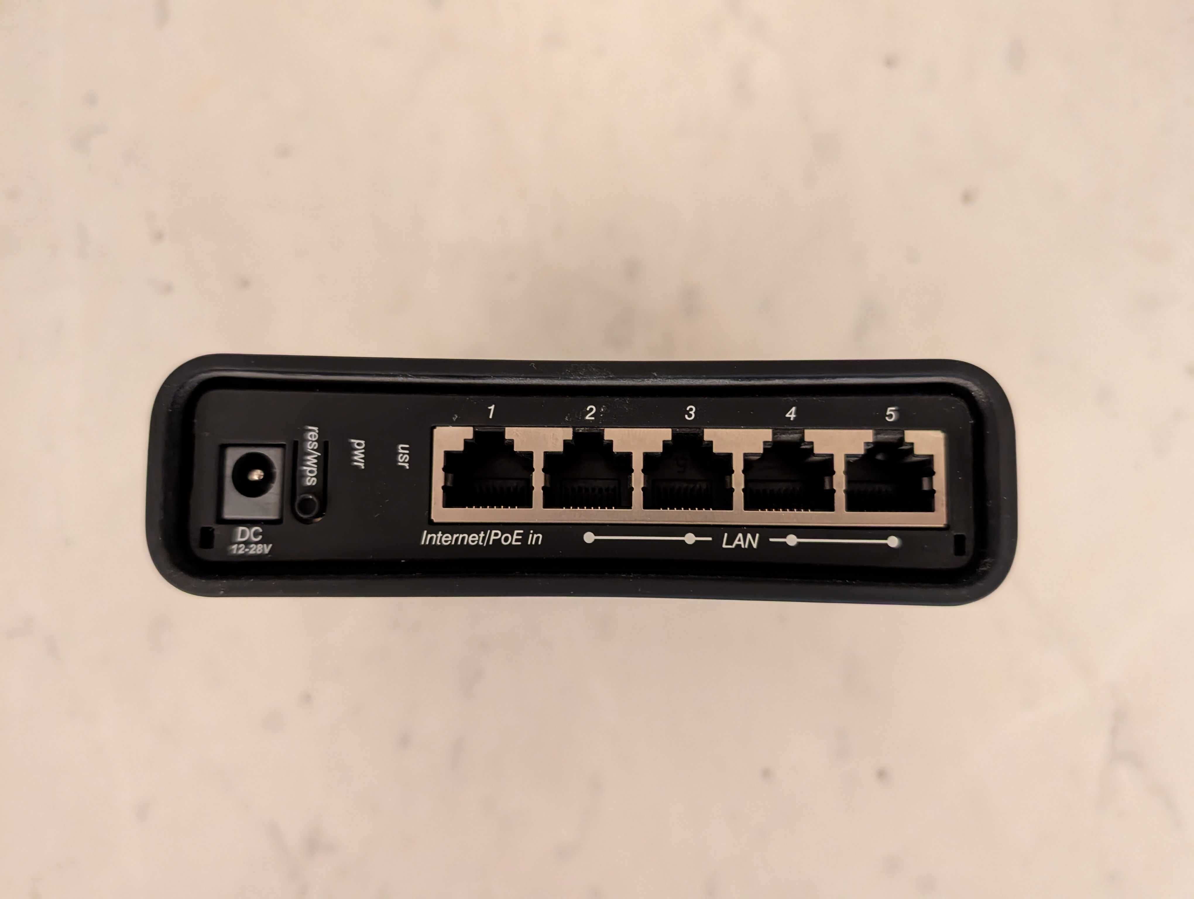 Wi-Fi маршрутизатор (роутер) Mikrotik hAP ac2