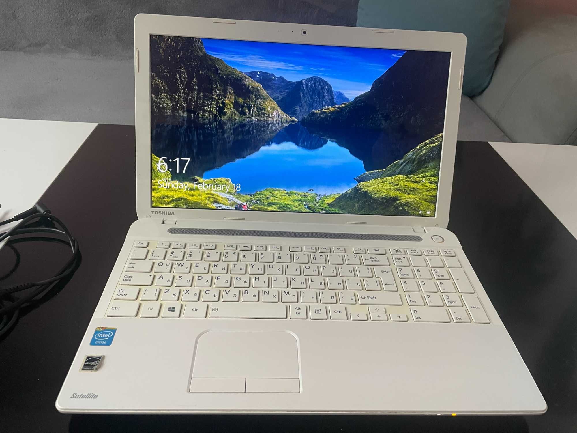 Лаптоп Toshiba Satellite C55-A-1TF