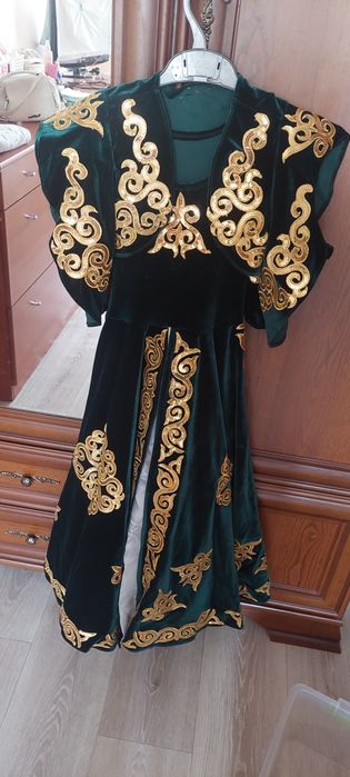 Продам национальные костюмы