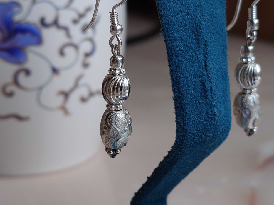 Cercei noi din argint gravat. provenienta India