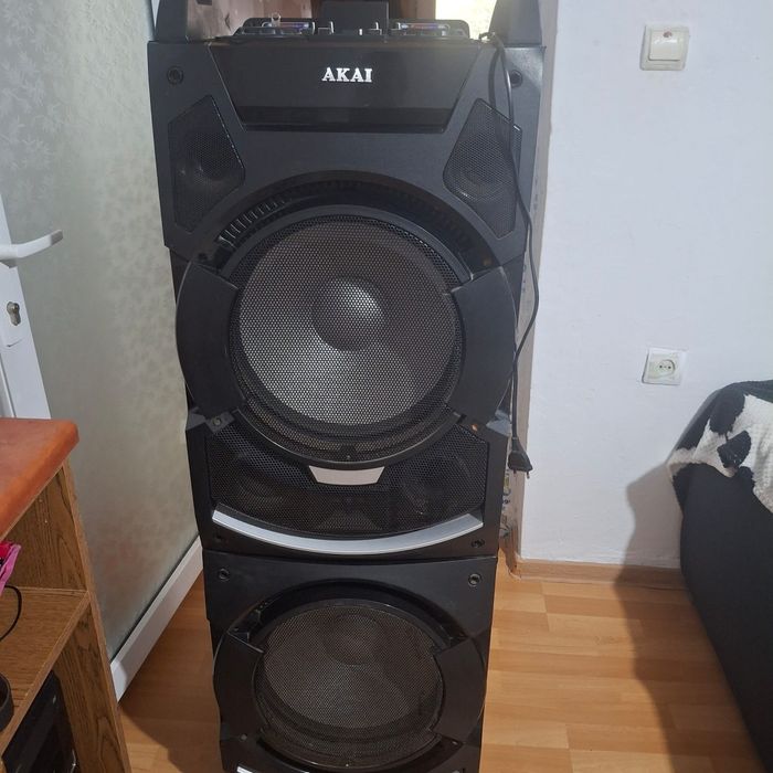 Se vinde boxa Akai