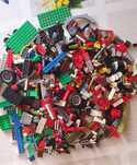 Piese lego la grămadă
