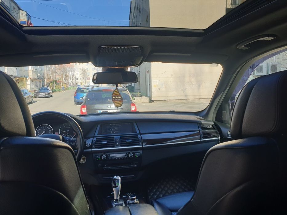 Bmw x5 xdrive fulll option! Motor nou! Vand/schimb cu teren