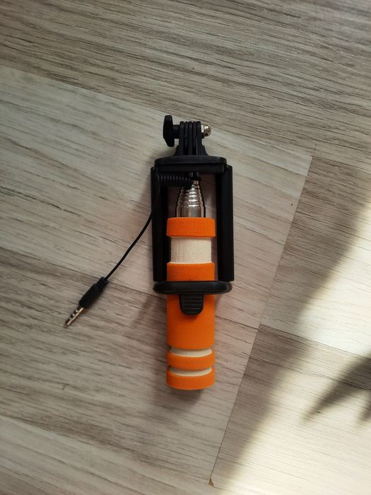 Mini selfie stick