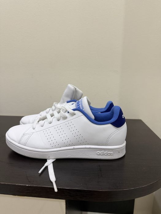 Обувки adidas кожени