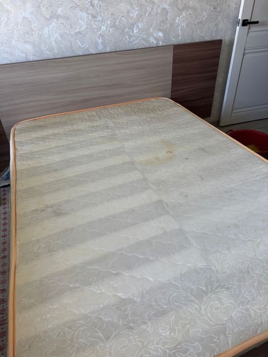 Продам двухспальную кровать