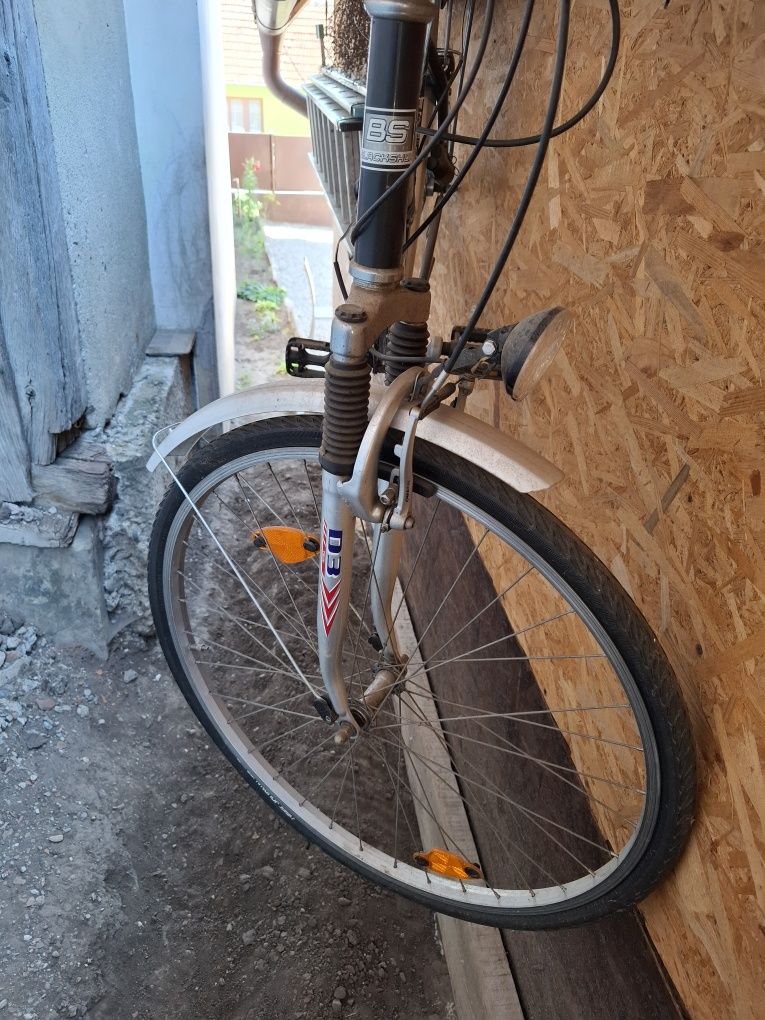 Bicicleta roți 28 impecabila