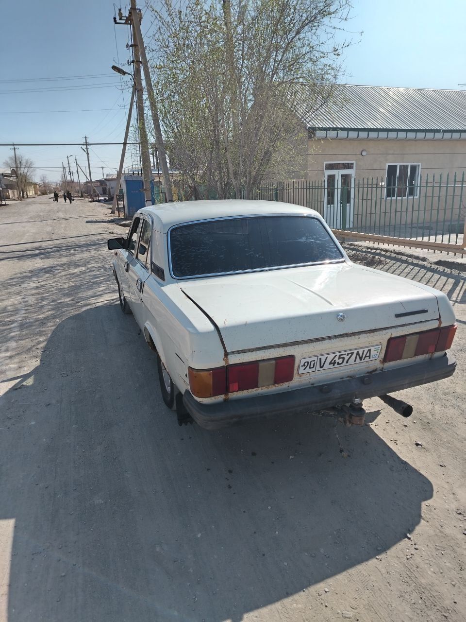 Volga 31029 sotiladi Gurlan