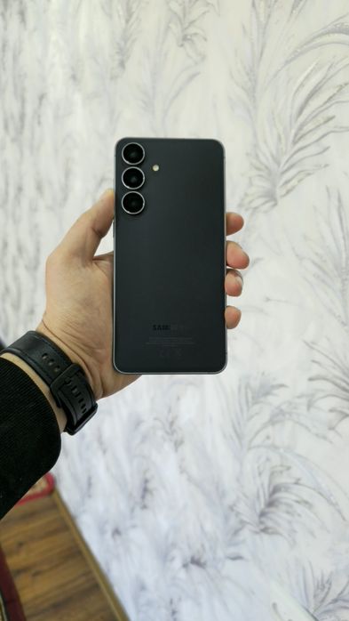 Srochno Samsung S25 Fe 8/128g 2sim sotiladi