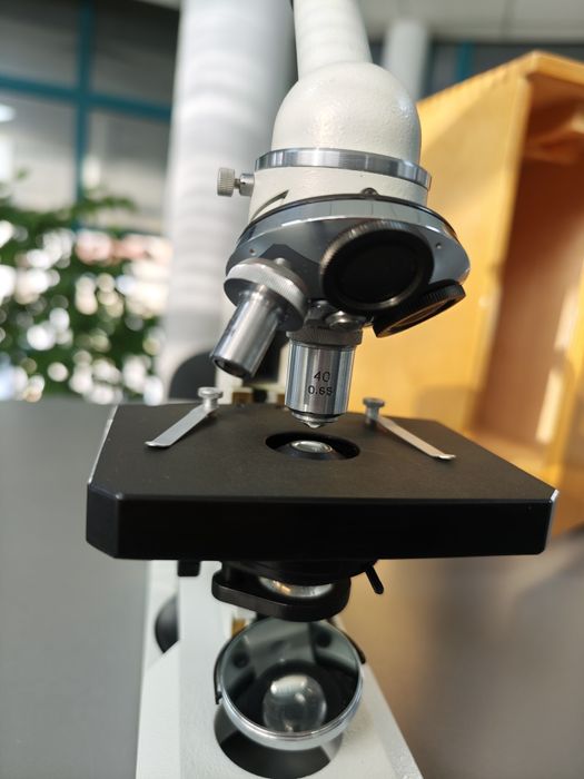 Лабораторен микроскоп ЛОМО Биолам