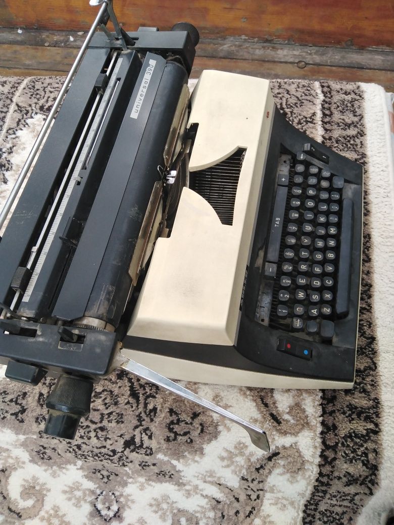 Vind mașina de scris