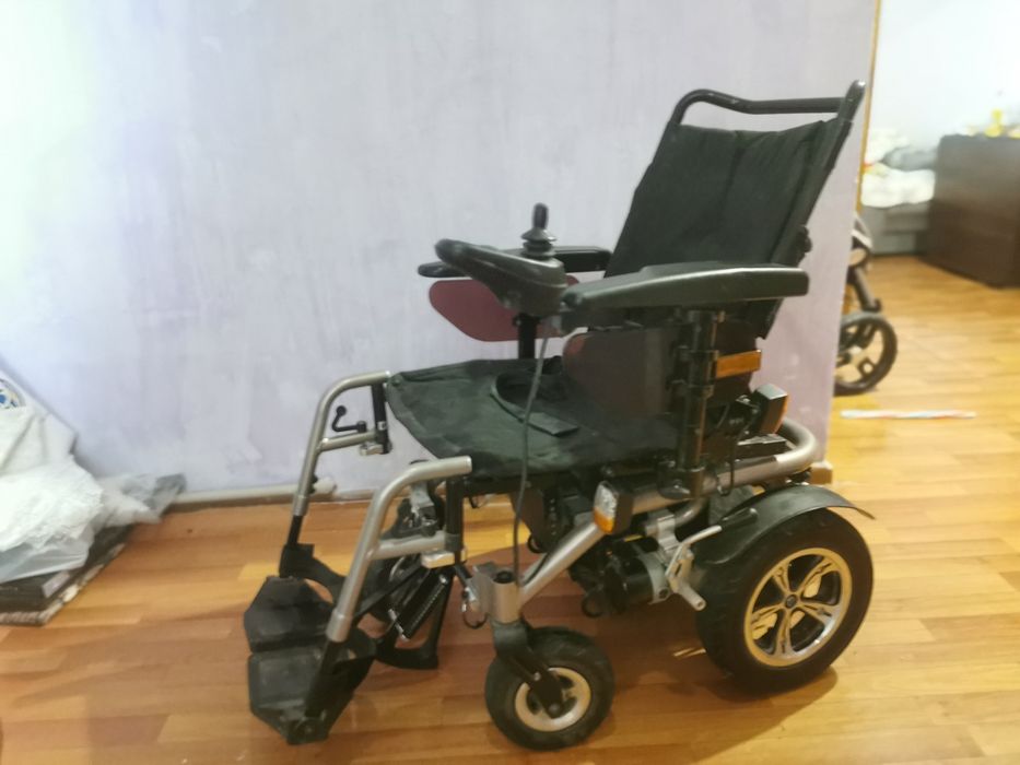 Инвалидная коляска с электроприводом Ortonica Pulse 210
